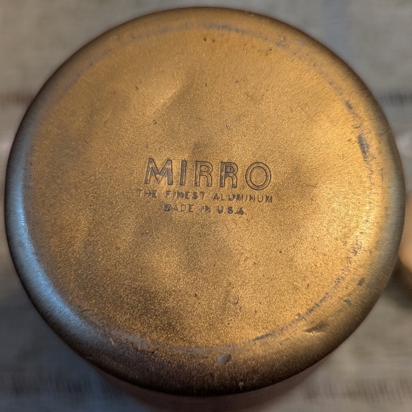 Vintage MIRRO 1960's Gold Cocktail / Martini Shaker - Picture 6 of 14